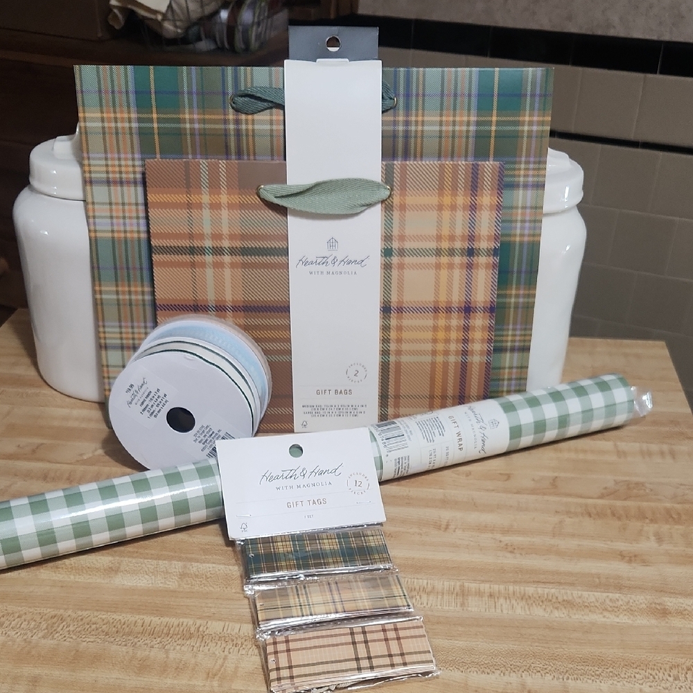 Gorgeous Gift Wrap Bundle.